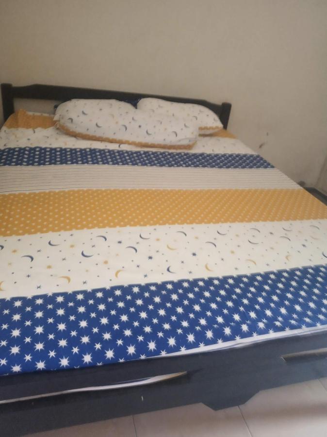 Kost Backpacker Hotel Sidoarjo Kültér fotó