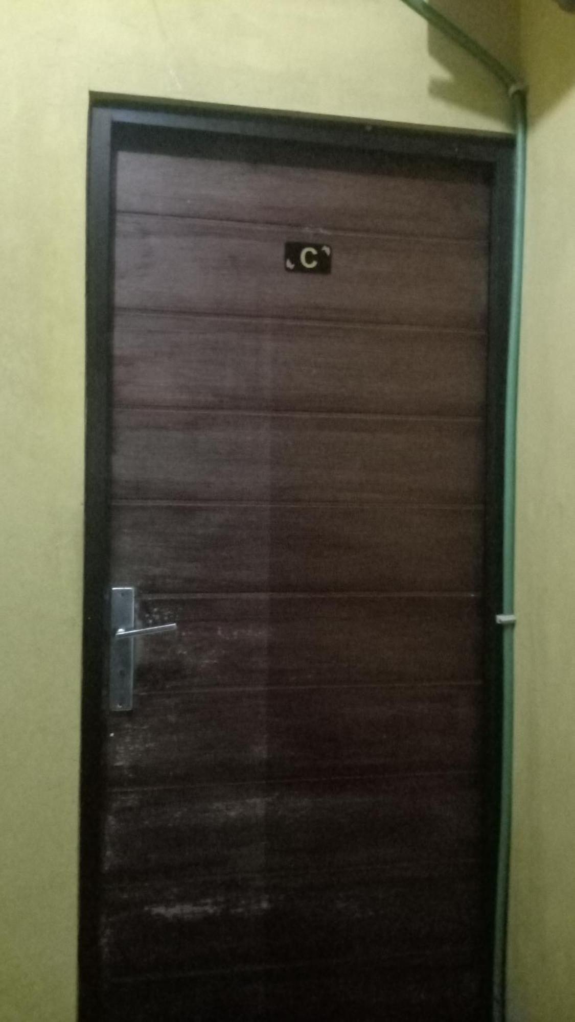 Kost Backpacker Hotel Sidoarjo Kültér fotó