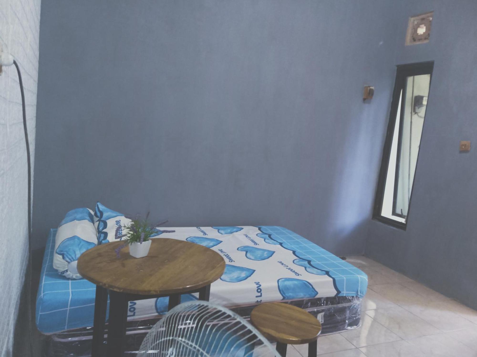 Kost Backpacker Hotel Sidoarjo Kültér fotó