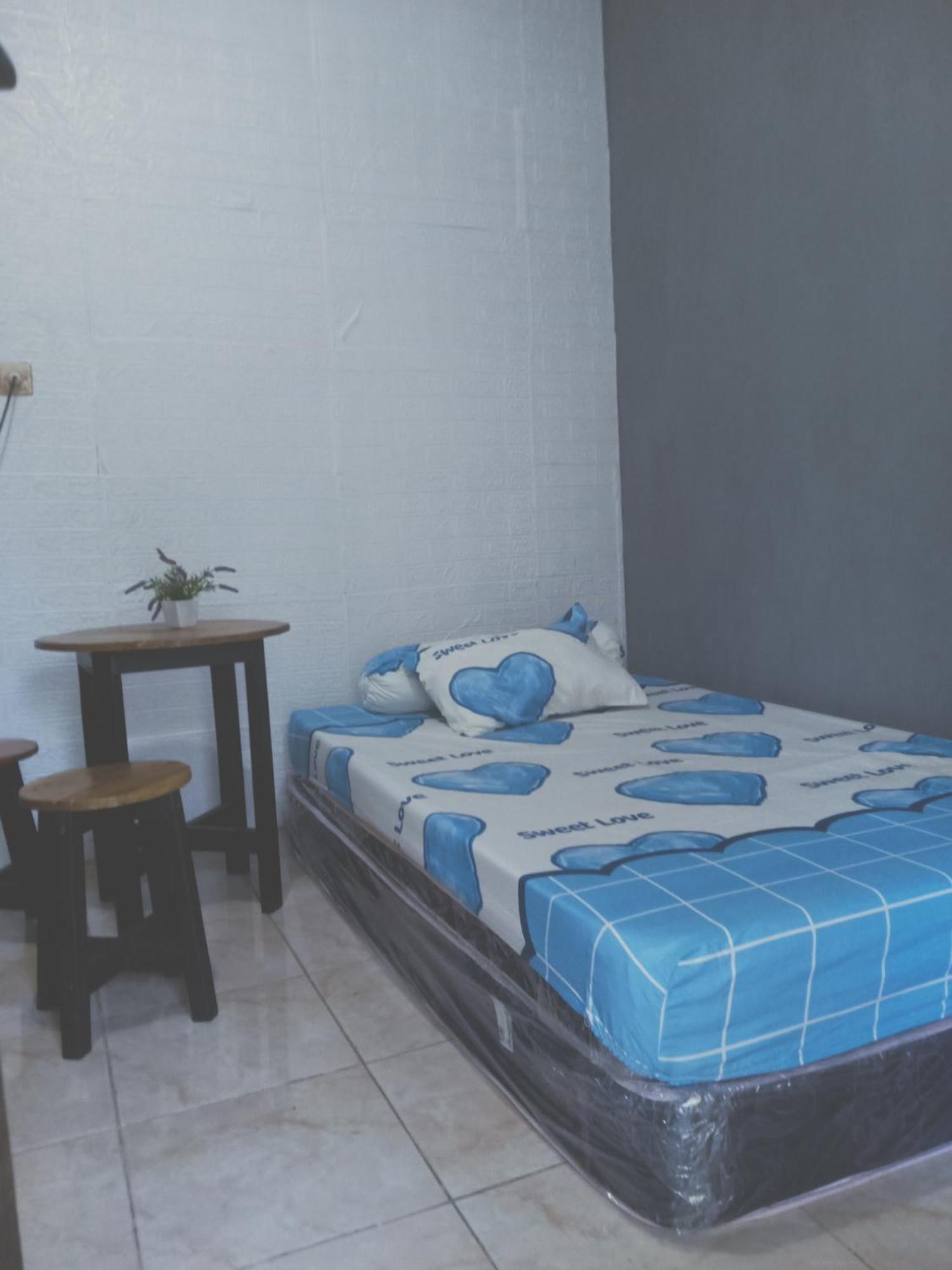 Kost Backpacker Hotel Sidoarjo Kültér fotó